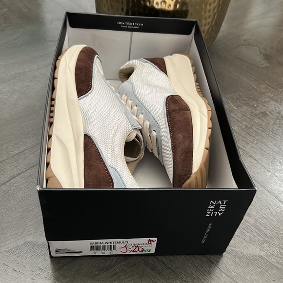 Naturalizer Sarina Sneakers (Wide) - Picture 2 of 12